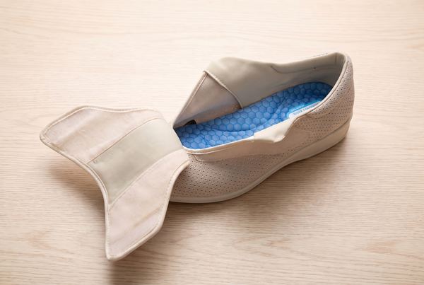 Generous interior volume accommodating swollen feet